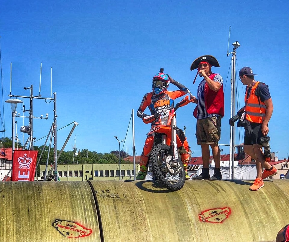 65049046_2556550564379259_832013952115277824_n