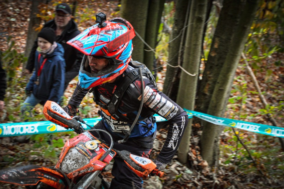 oskar-kaczmarczyk-gogle-leatt-velocity-6.5-leatt-polska (7).jpeg